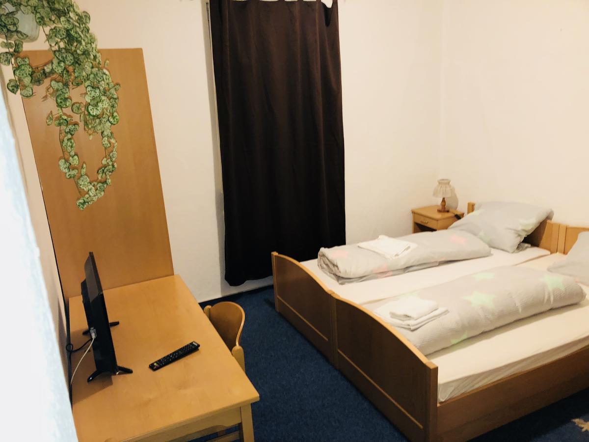 Pension Wasunger Tor 마이닝겐 외부 사진